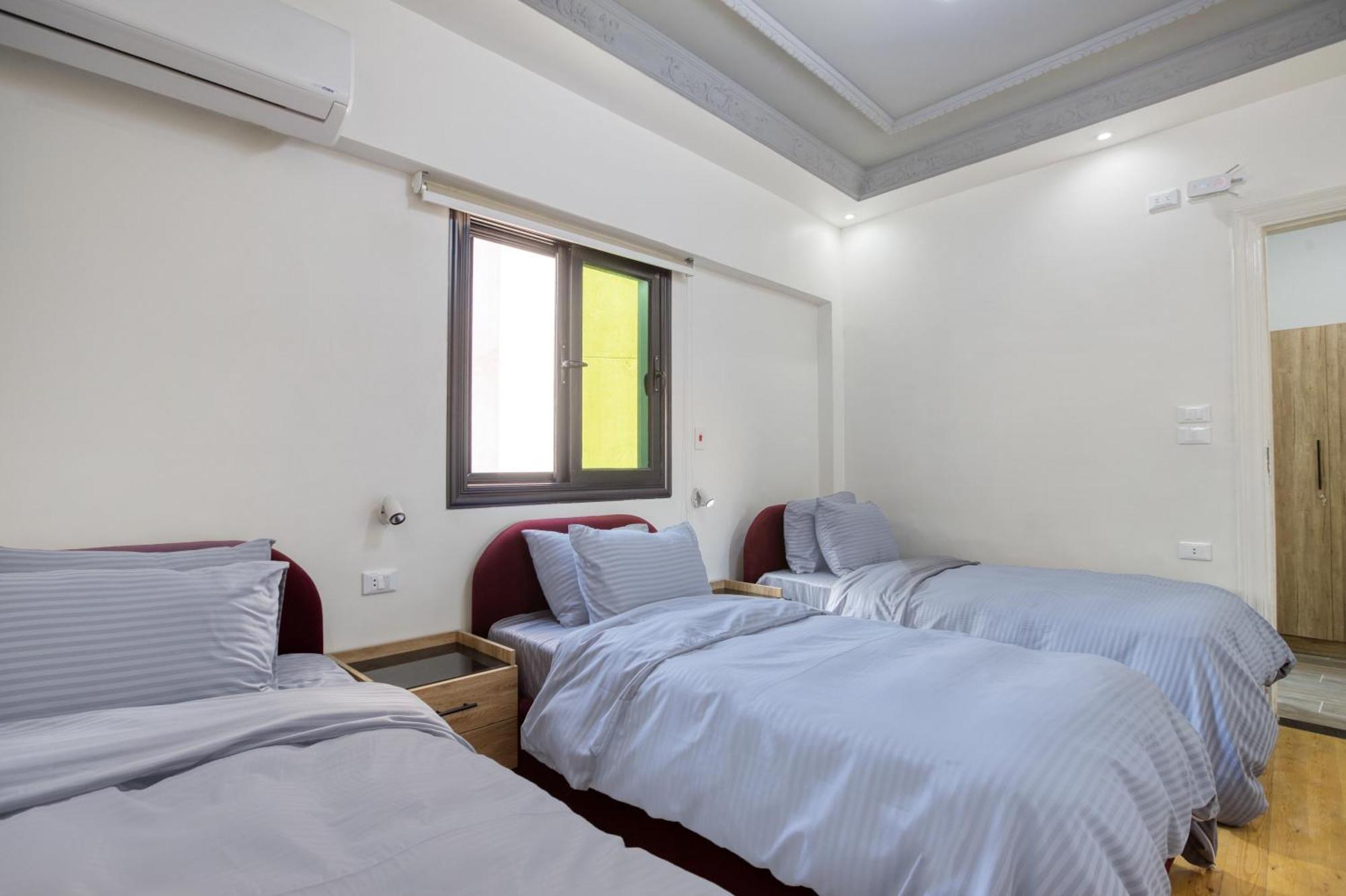 Stylish In Center Apartment